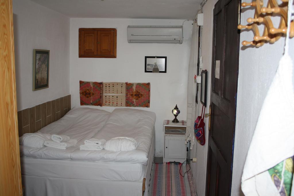 Istanbul Pension Ayvalı Habitación foto